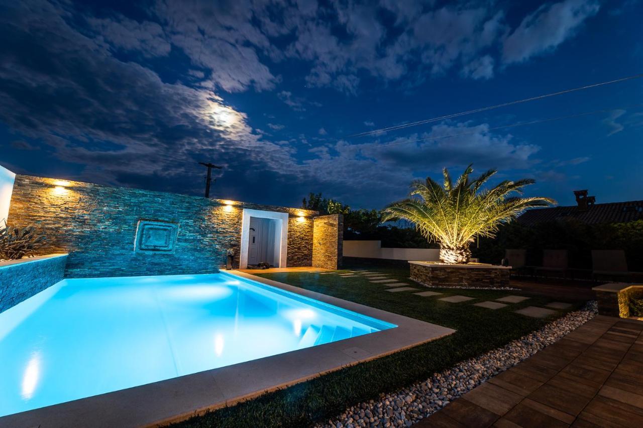 Villa Sunset Pool & Spa Apartments Zgornje Skofije Екстериор снимка