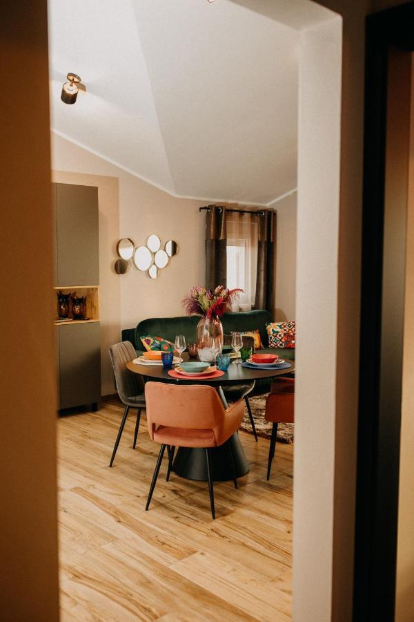 Villa Sunset Pool & Spa Apartments Zgornje Skofije Екстериор снимка