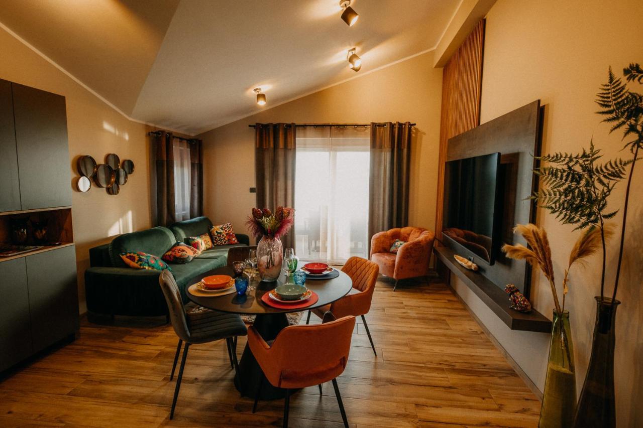 Villa Sunset Pool & Spa Apartments Zgornje Skofije Екстериор снимка