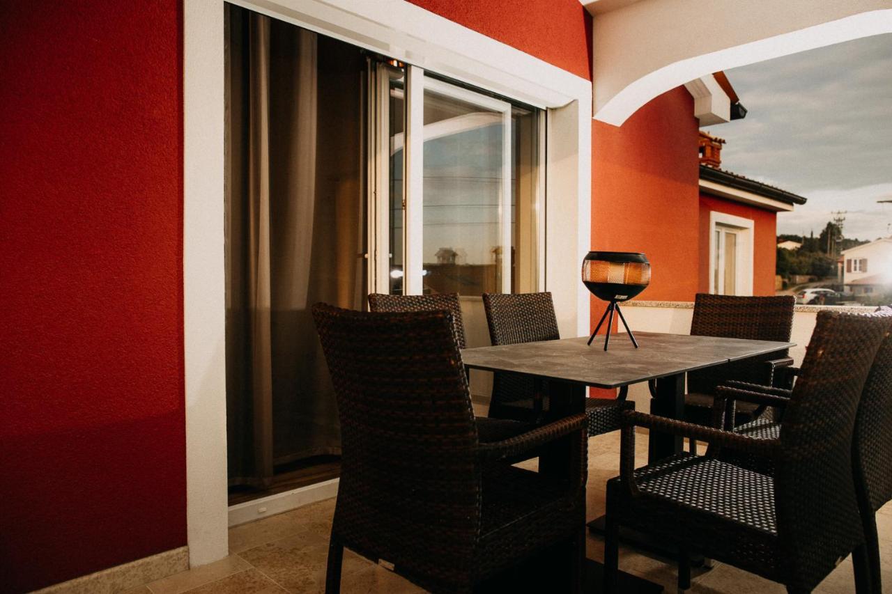Villa Sunset Pool & Spa Apartments Zgornje Skofije Екстериор снимка