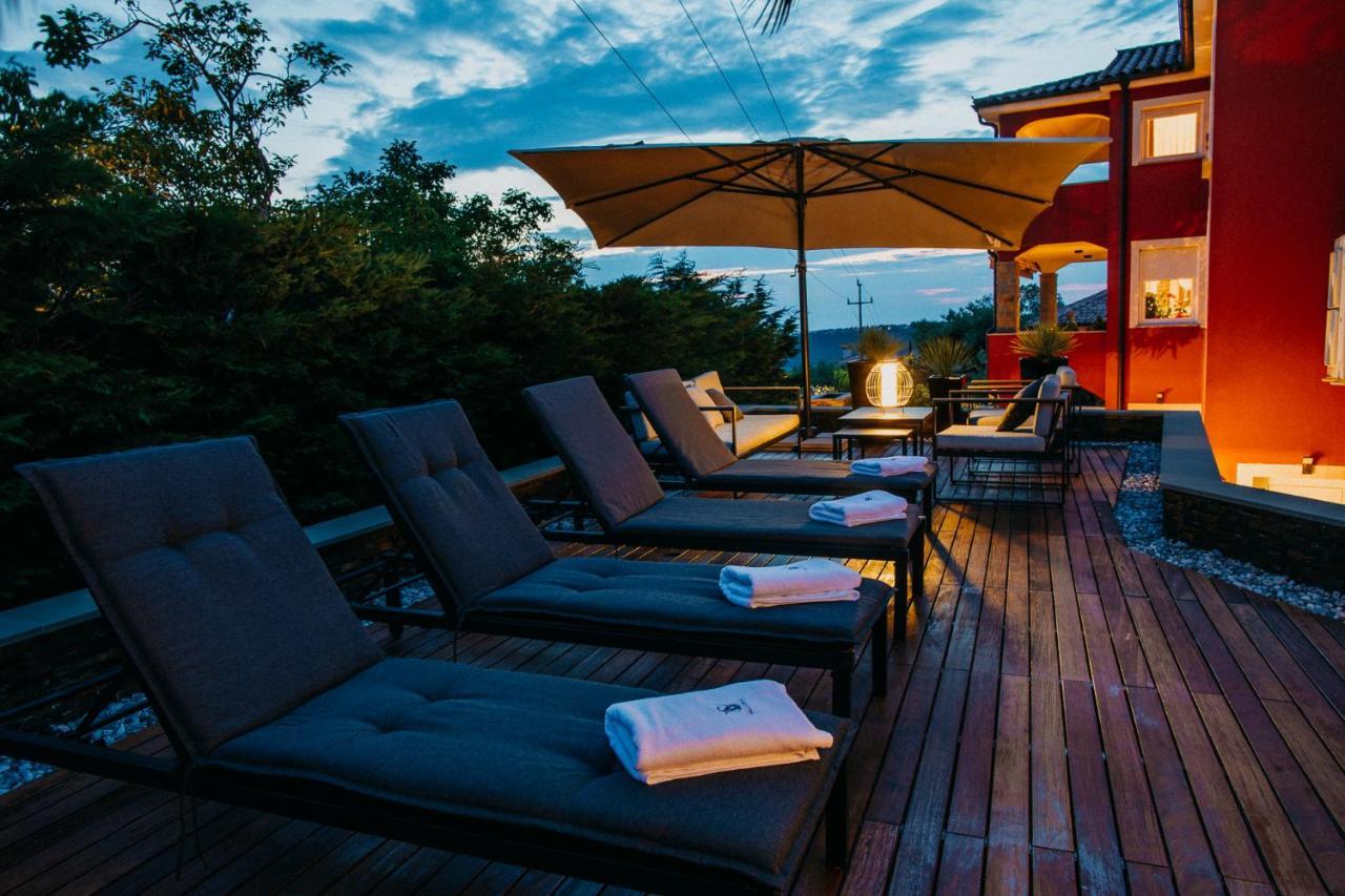 Villa Sunset Pool & Spa Apartments Zgornje Skofije Екстериор снимка