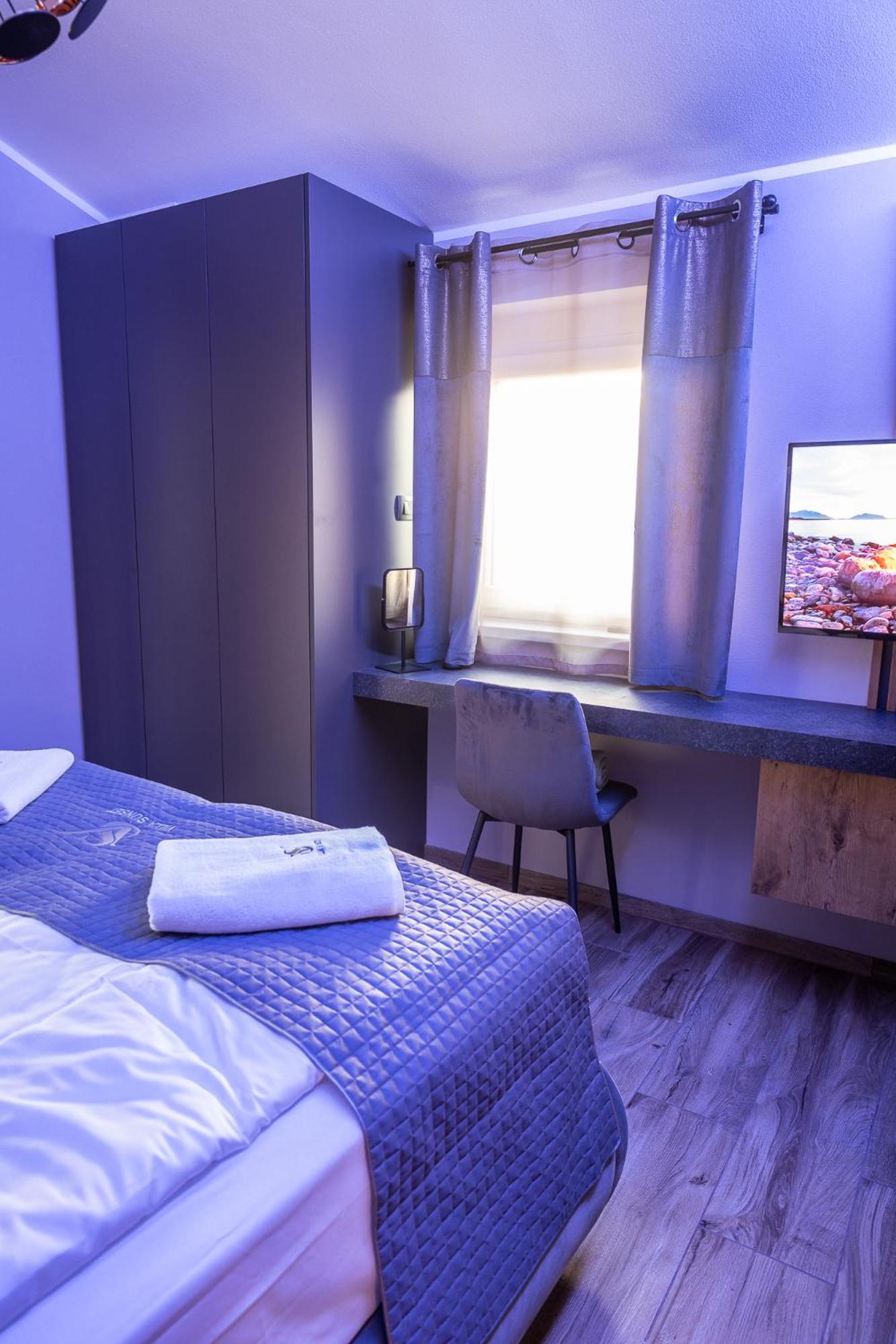 Villa Sunset Pool & Spa Apartments Zgornje Skofije Стая снимка