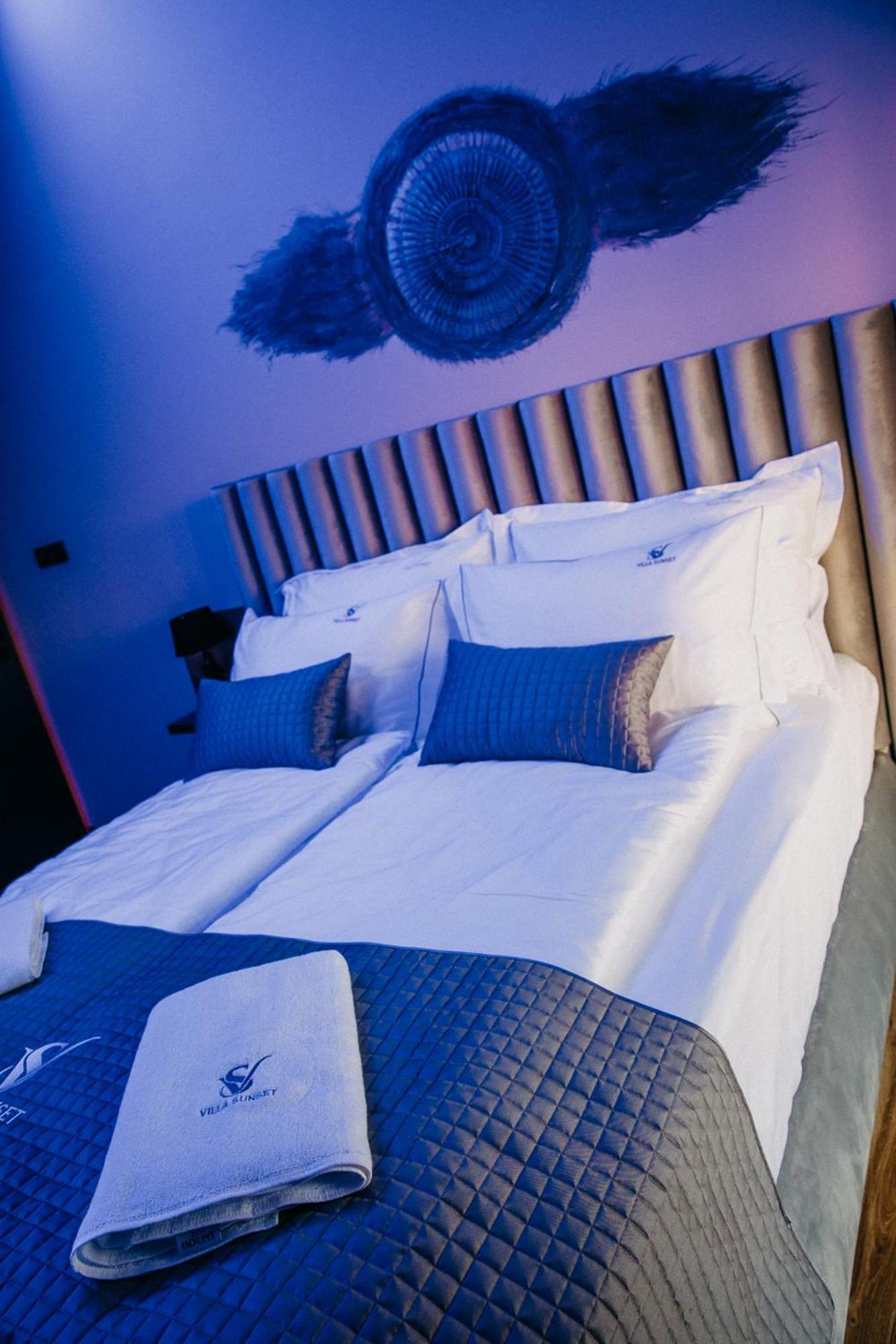 Villa Sunset Pool & Spa Apartments Zgornje Skofije Стая снимка