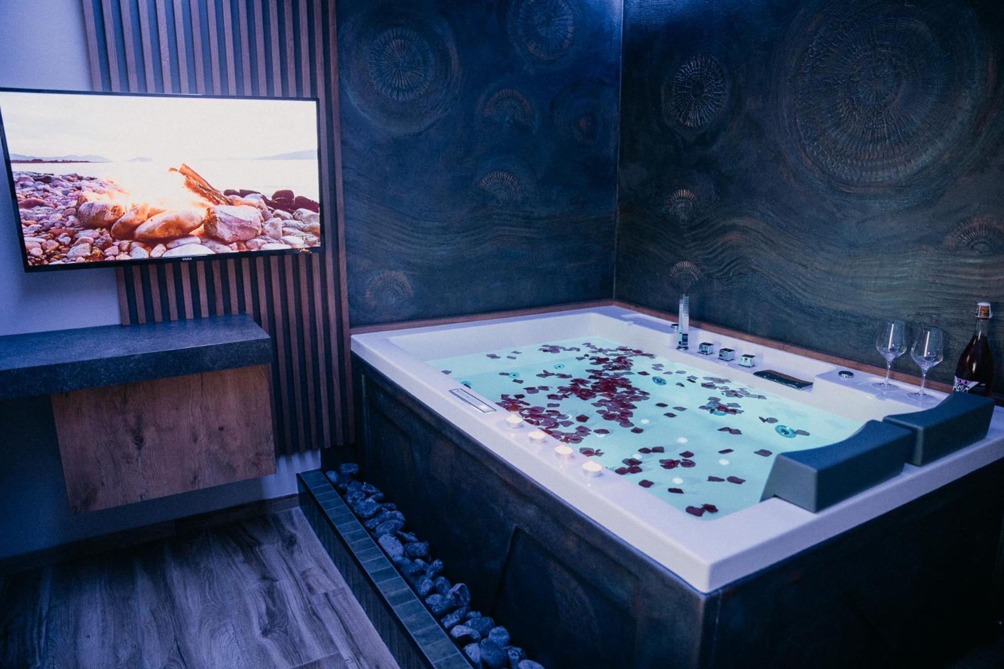 Villa Sunset Pool & Spa Apartments Zgornje Skofije Стая снимка